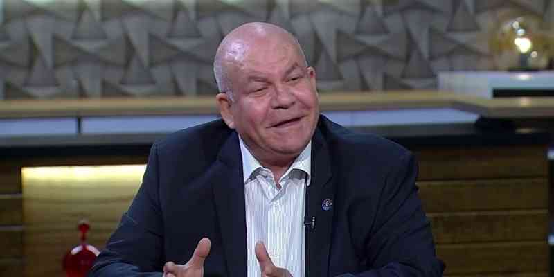 حكومة كازاخستان تقرر منح الدكتور حسين الشافعي درع أمير الشعراء