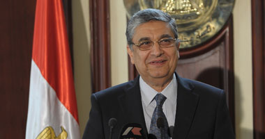 وزير الكهرباء والطاقة المتجددة يُشيد بإصدار كتاب “السد العالي الهرم العظيم للقرن العشرين”